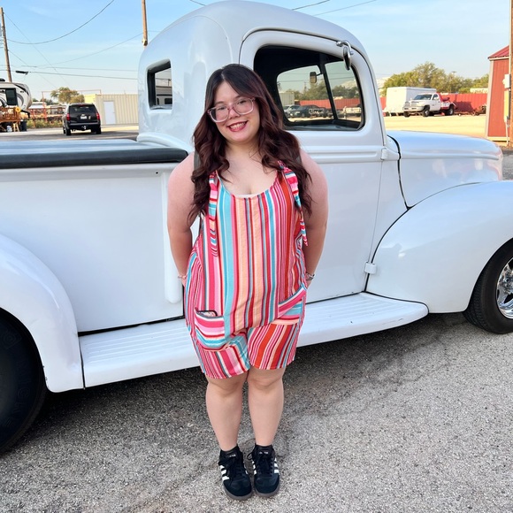 Meet your Posher, Dee - Picture 6 of 8